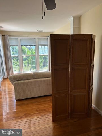 6391 HAWK VIEW LN, Alexandria, VA 22312