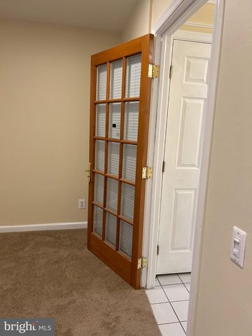 6391 HAWK VIEW LN, Alexandria, VA 22312