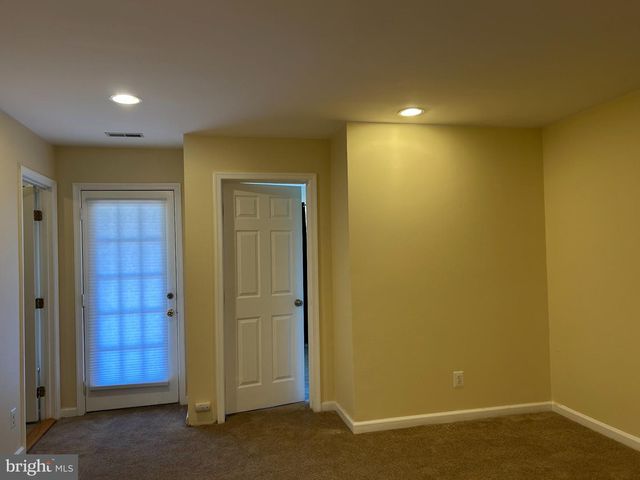 6391 HAWK VIEW LN, Alexandria, VA 22312