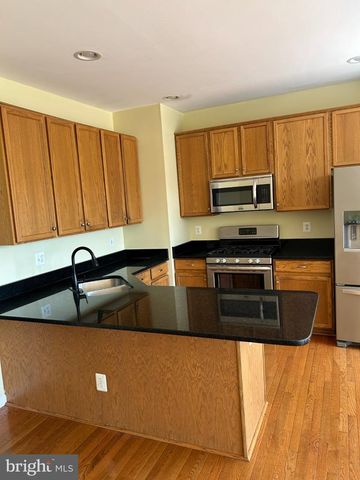 6391 HAWK VIEW LN, Alexandria, VA 22312