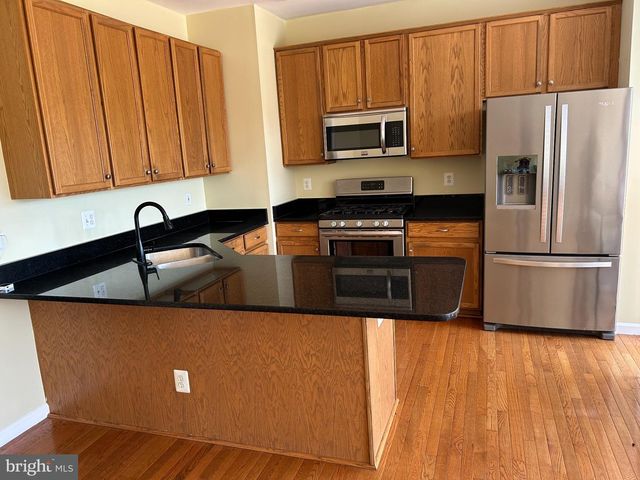 6391 HAWK VIEW LN, Alexandria, VA 22312