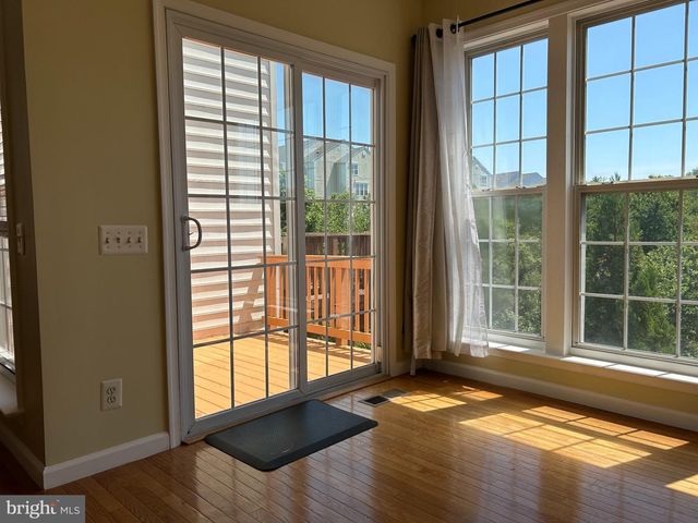 6391 HAWK VIEW LN, Alexandria, VA 22312