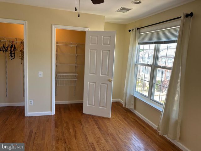 6391 HAWK VIEW LN, Alexandria, VA 22312