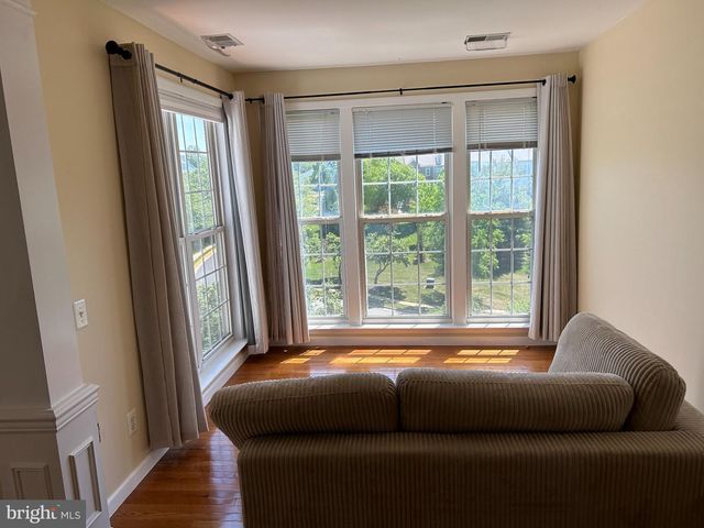 6391 HAWK VIEW LN, Alexandria, VA 22312