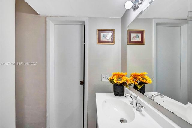 710 Washington Ave 315, Miami Beach, FL 33139