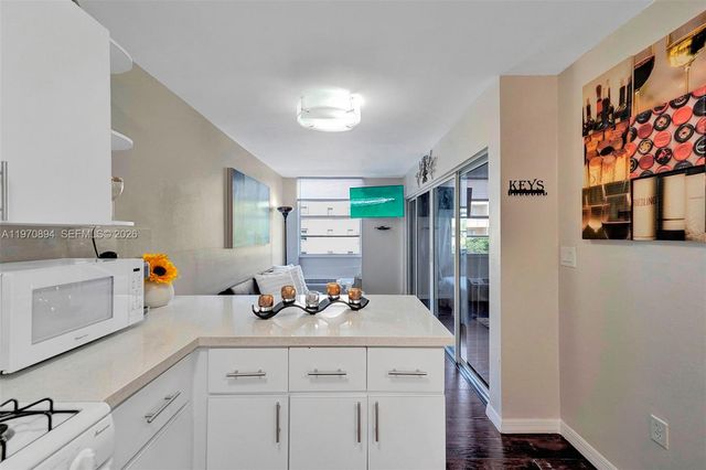 710 Washington Ave 315, Miami Beach, FL 33139