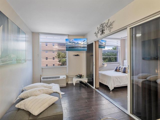 710 Washington Ave 315, Miami Beach, FL 33139