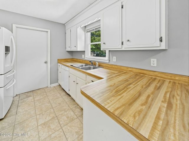 3612 Knotty Court, Wilmington, NC 28405