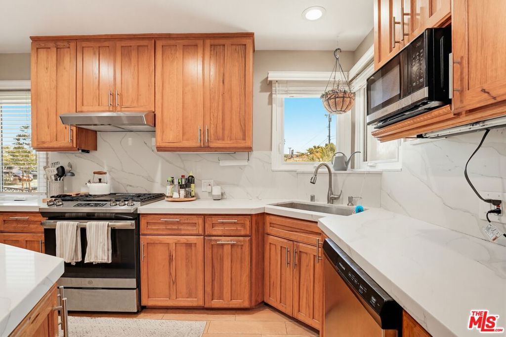 Image 13 of property listing at 3711 W 170th Street, Torrance, CA 90504