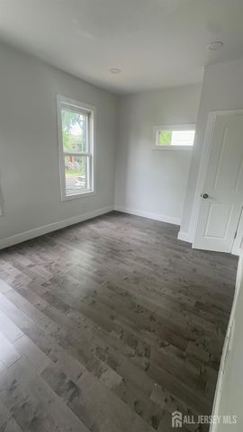 21 oak Street, East Orange, NJ 07018