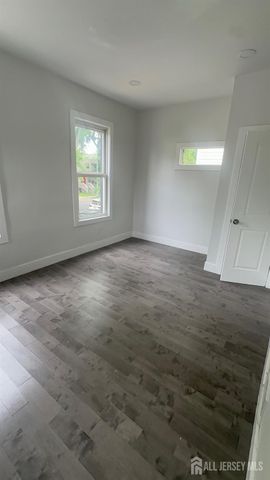21 oak Street, East Orange, NJ 07018