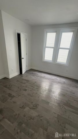 21 oak Street, East Orange, NJ 07018