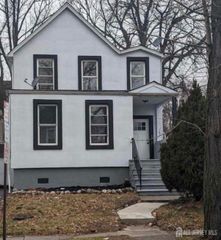 21 oak Street, East Orange, NJ 07018