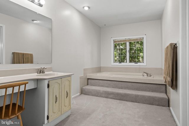 14 WETHERSFIELD DR, Medford, NJ 08055