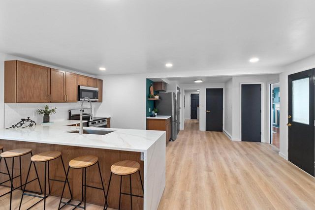 960 HIGGINS AVENUE, Neenah, WI 54956