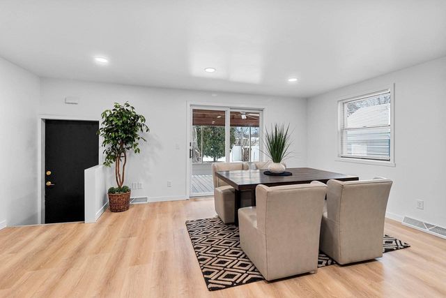 960 HIGGINS AVENUE, Neenah, WI 54956