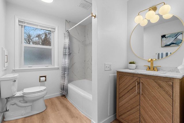 960 HIGGINS AVENUE, Neenah, WI 54956