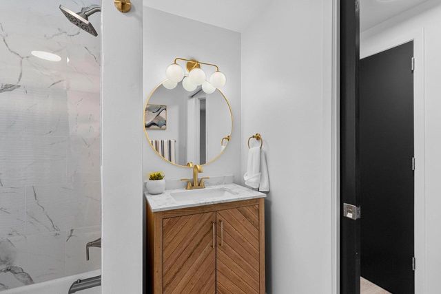 960 HIGGINS AVENUE, Neenah, WI 54956