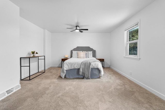 960 HIGGINS AVENUE, Neenah, WI 54956