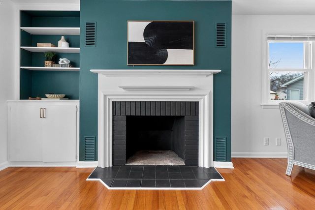 960 HIGGINS AVENUE, Neenah, WI 54956