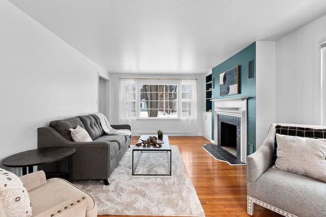 960 HIGGINS AVENUE, Neenah, WI 54956