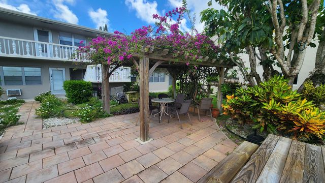 91 Coventry D, West Palm Beach, FL 33417