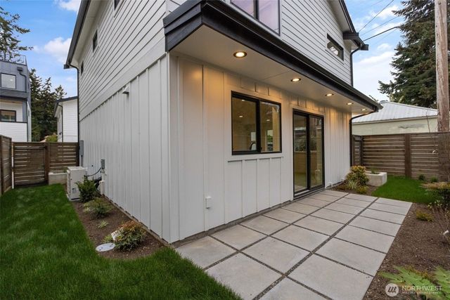 11052 2nd Avenue NW, Seattle, WA 98177