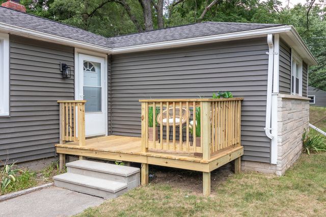 2306 Benton Avenue, Kalamazoo, MI 49008