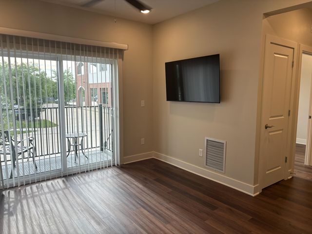 2100 CORONA RD 204, Columbia, MO 65203