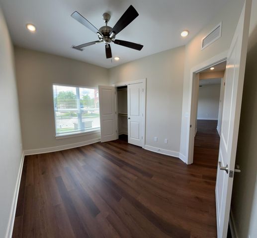 2100 CORONA RD 204, Columbia, MO 65203