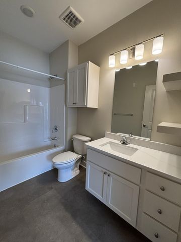 2100 CORONA RD 204, Columbia, MO 65203