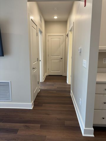 2100 CORONA RD 204, Columbia, MO 65203