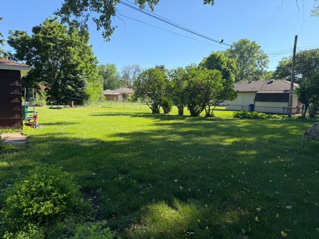 5008 66th Avenue N, Brooklyn Center, MN 55429
