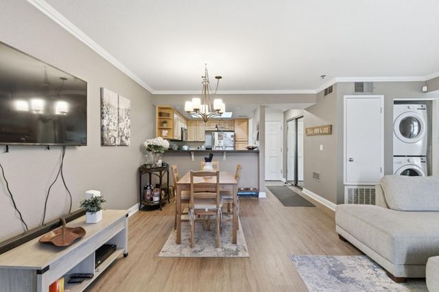 2530 Oak Road 200, Walnut Creek, CA 94597