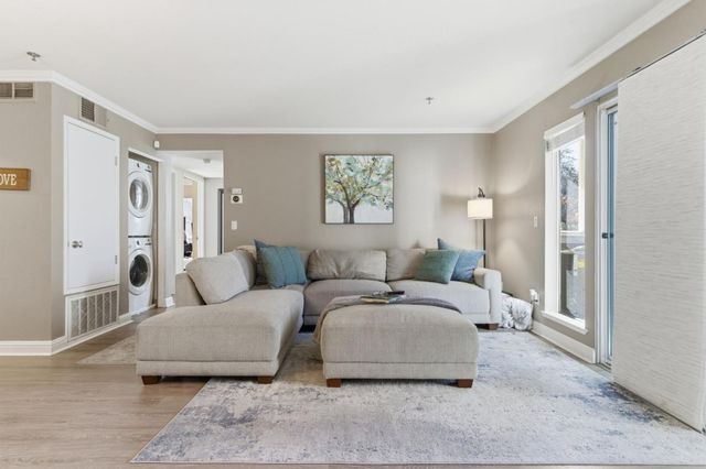 2530 Oak Road 200, Walnut Creek, CA 94597