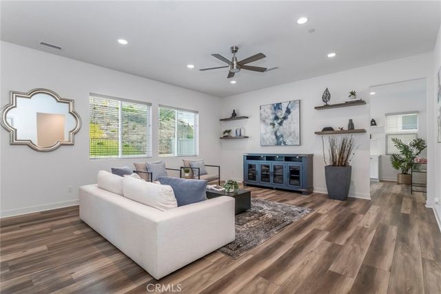 28695 Windbreak Terrace, Saugus, CA 91350