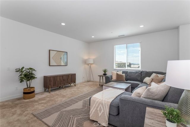 28695 Windbreak Terrace, Saugus, CA 91350