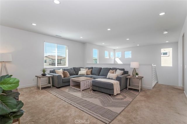 28695 Windbreak Terrace, Saugus, CA 91350