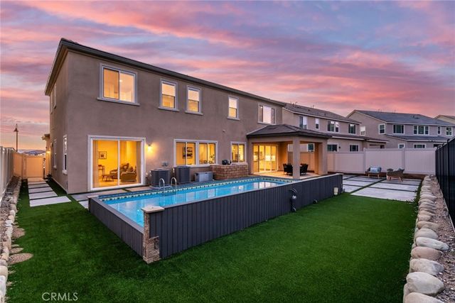 28695 Windbreak Terrace, Saugus, CA 91350