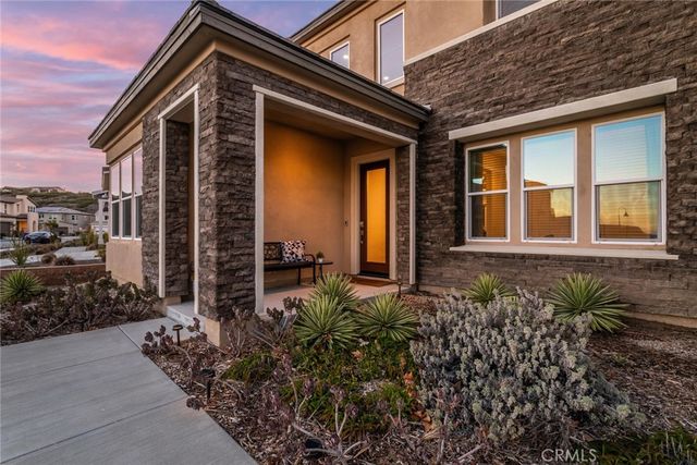 28695 Windbreak Terrace, Saugus, CA 91350