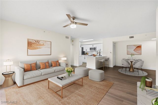 8950 Colonnades CT E 815, Bonita Springs, FL 34135