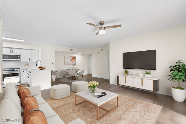 8950 Colonnades CT E 815, Bonita Springs, FL 34135