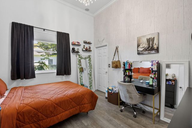 15554 SW 16th Street, Weston, FL 33326