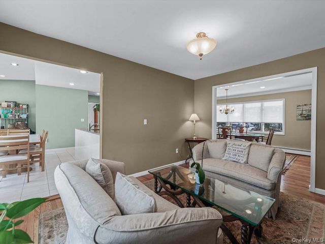 29 Sunhill Road, Nesconset, NY 11767