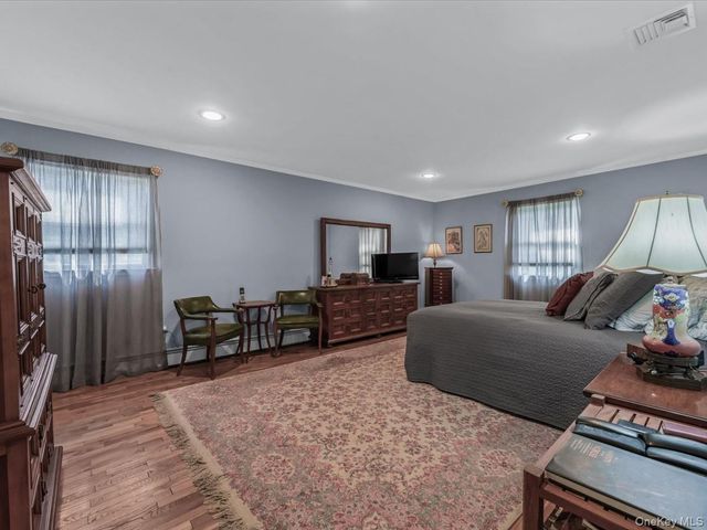 29 Sunhill Road, Nesconset, NY 11767