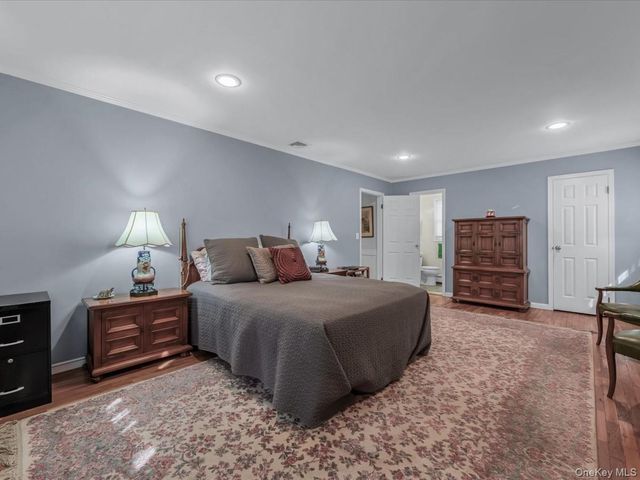 29 Sunhill Road, Nesconset, NY 11767