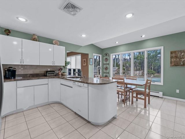 29 Sunhill Road, Nesconset, NY 11767