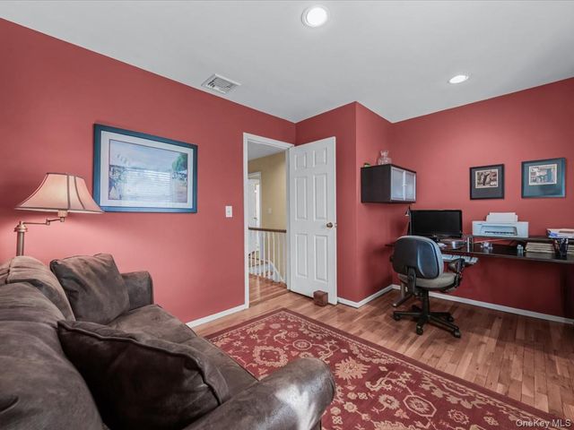 29 Sunhill Road, Nesconset, NY 11767