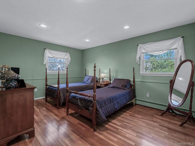 29 Sunhill Road, Nesconset, NY 11767