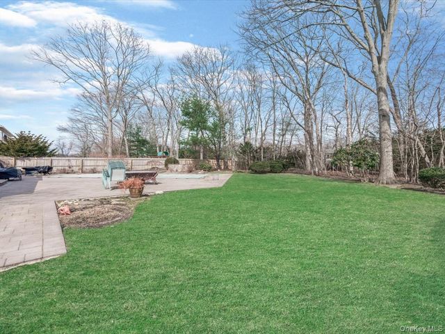 29 Sunhill Road, Nesconset, NY 11767